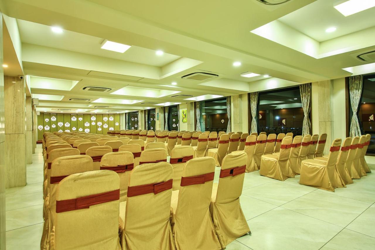 Fabhotel Flora Vastral Ахмедабад Экстерьер фото