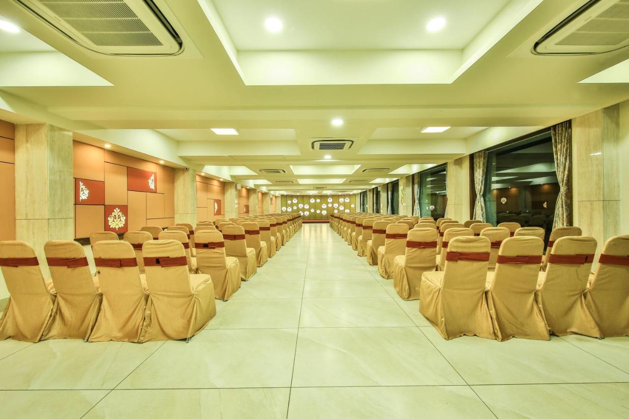 Fabhotel Flora Vastral Ахмедабад Экстерьер фото