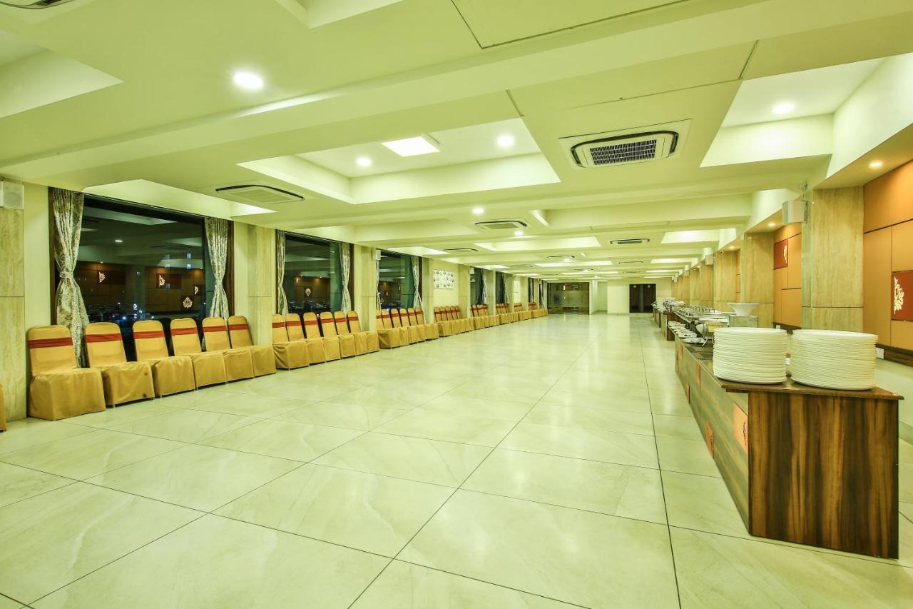 Fabhotel Flora Vastral Ахмедабад Экстерьер фото