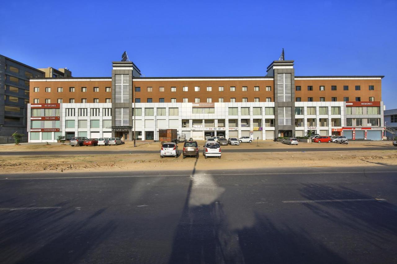 Fabhotel Flora Vastral Ахмедабад Экстерьер фото